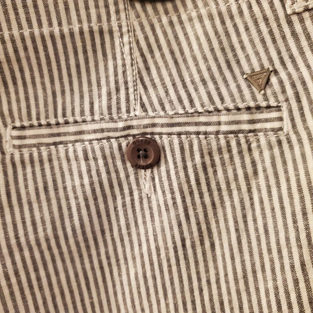 Guess men size